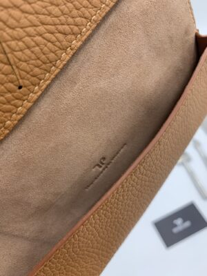 z3683503204697_16141a9c7f4a115959a02fa0a8483839