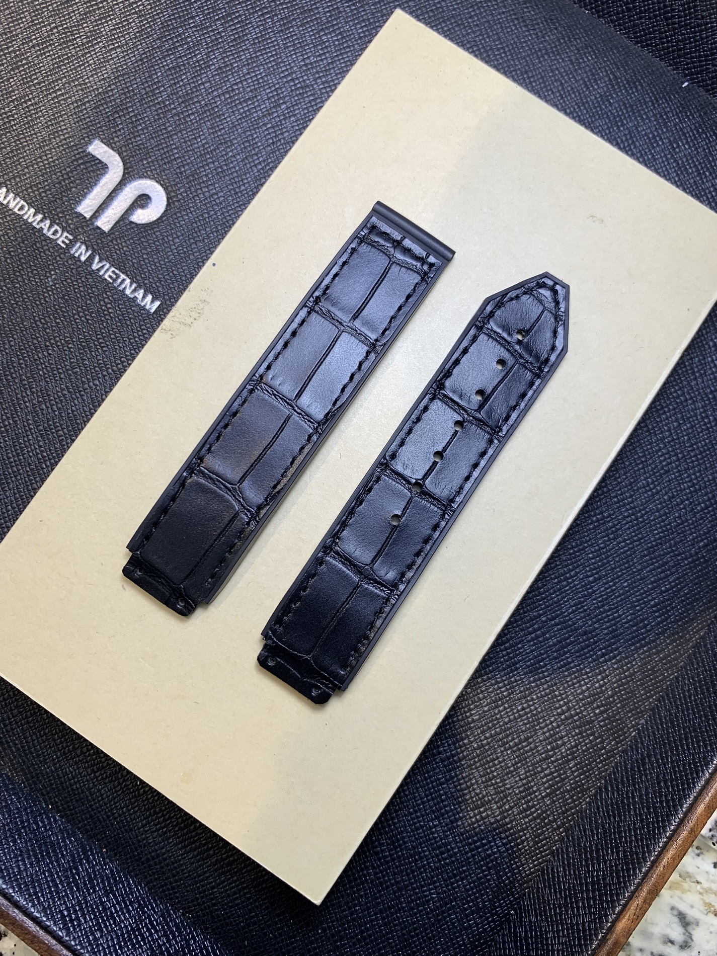 Dây đồng hồ Hublot (thay da)