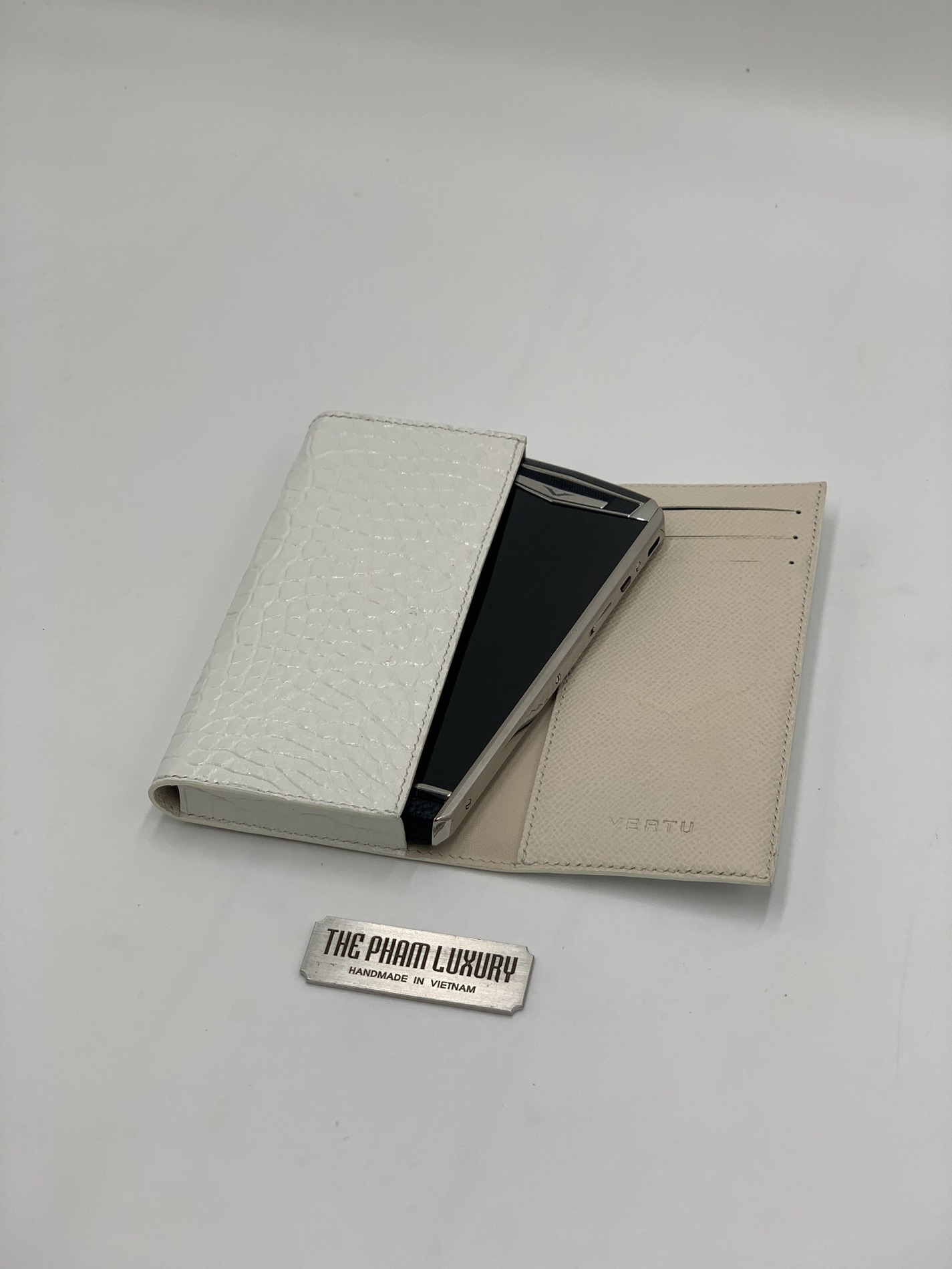 z5196659698368_f2265d5c90c3e256cd0438d5d61d2f53