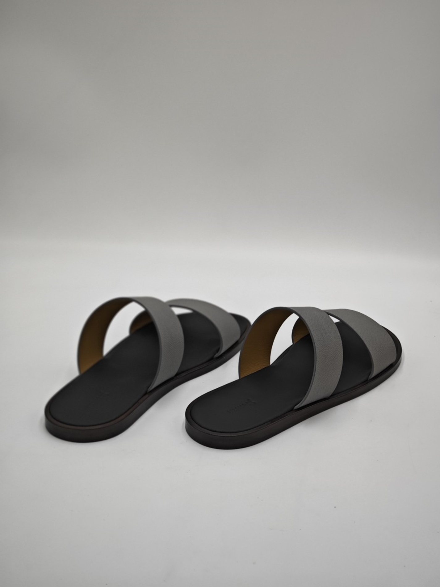 z5724892596579_68cf458a2bf0c57f7b34df11af635288