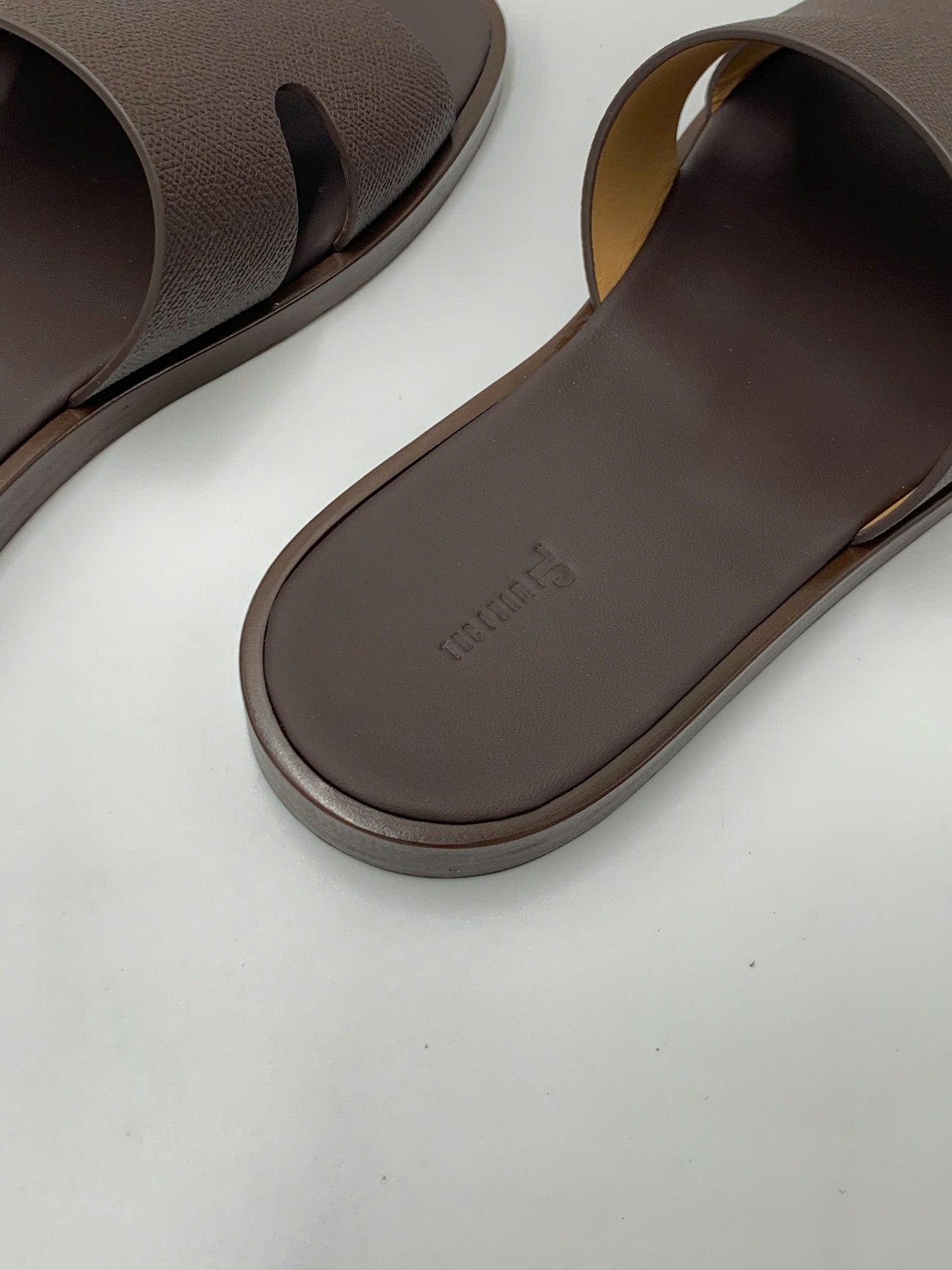 z6015542328720_9413ee988f666729213324d151232af2