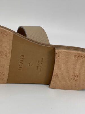 z6105776095709_db904cebe89f971c9d0a5d46311efd8e