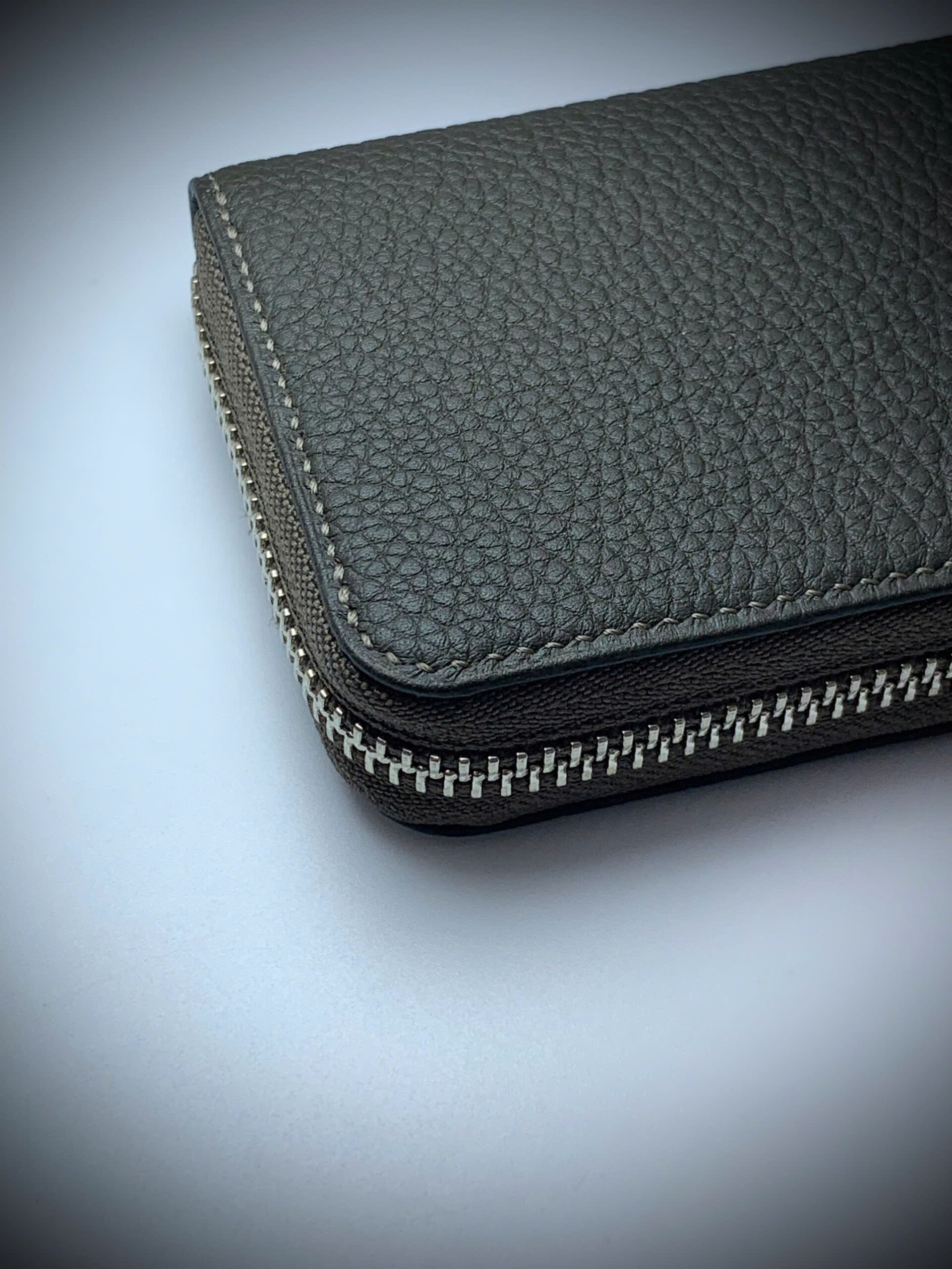 Silk Card Holder - Ví đựng thẻ da Togo xanh rêu - Hình ảnh 4