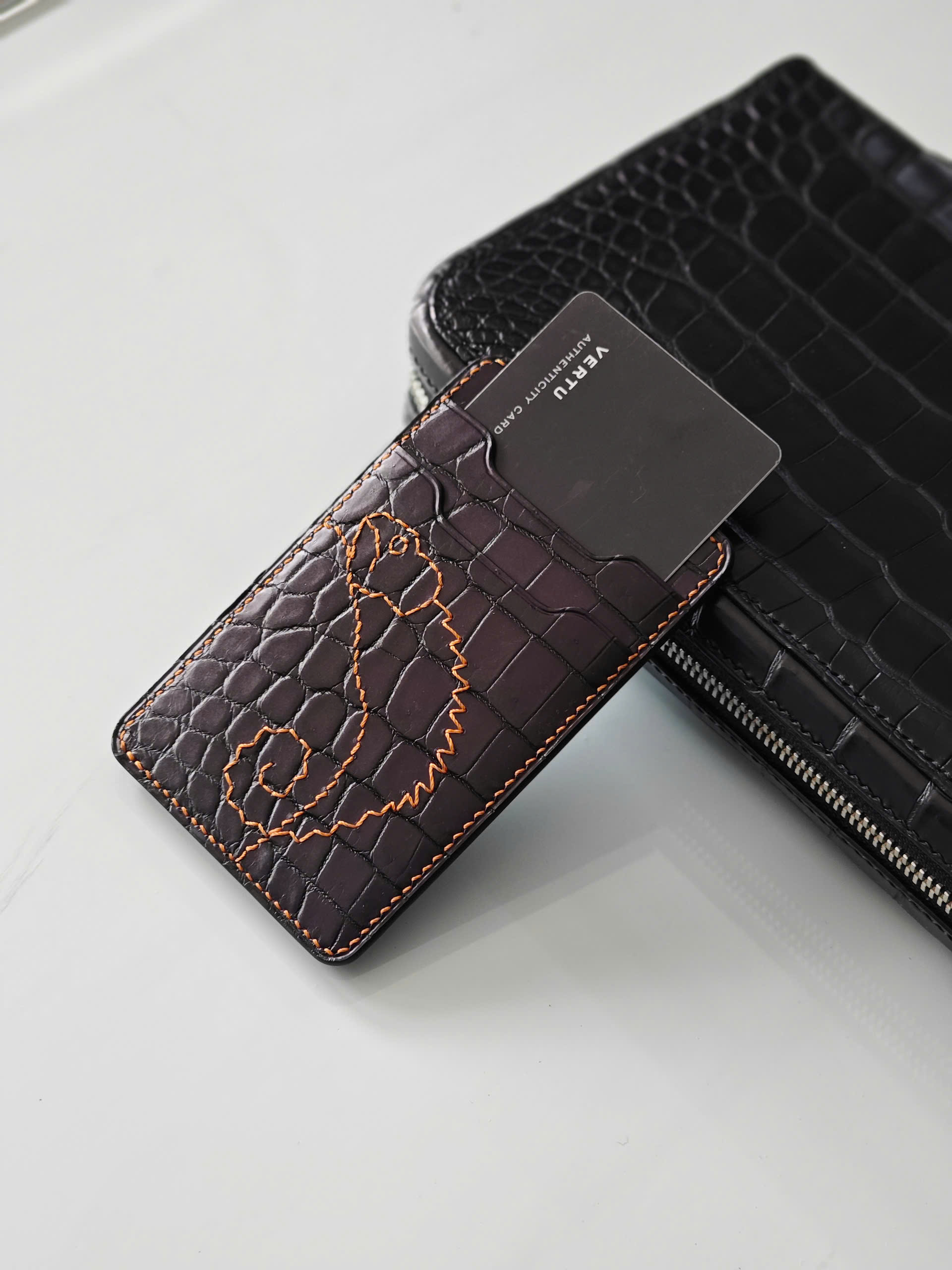 TP Gecko Signature – ví thẻ da cá sấu thủ công - Hình ảnh 4