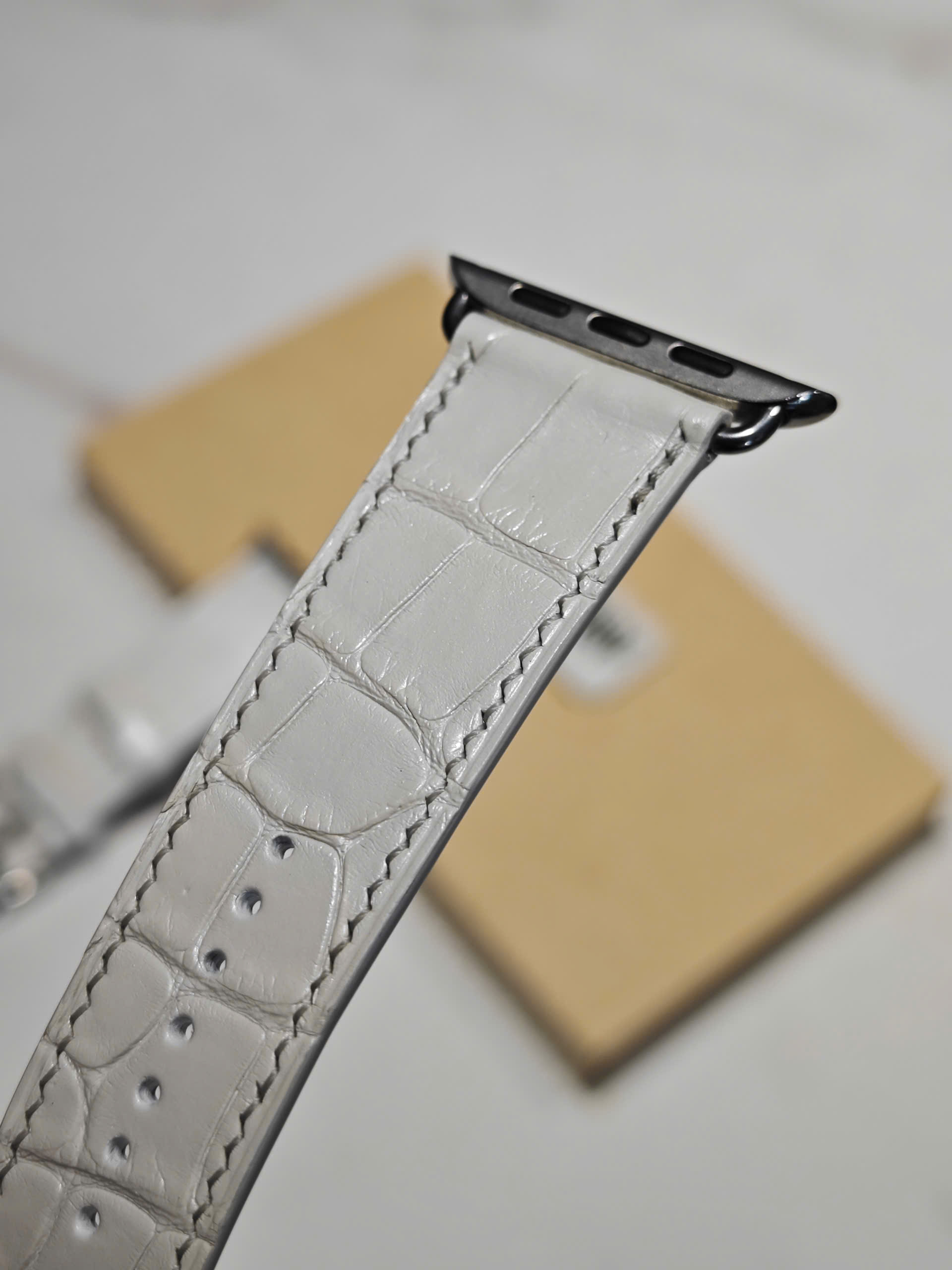 Dây đồng hồ Apple Watch da cá sấu Pháp - Hình ảnh 8