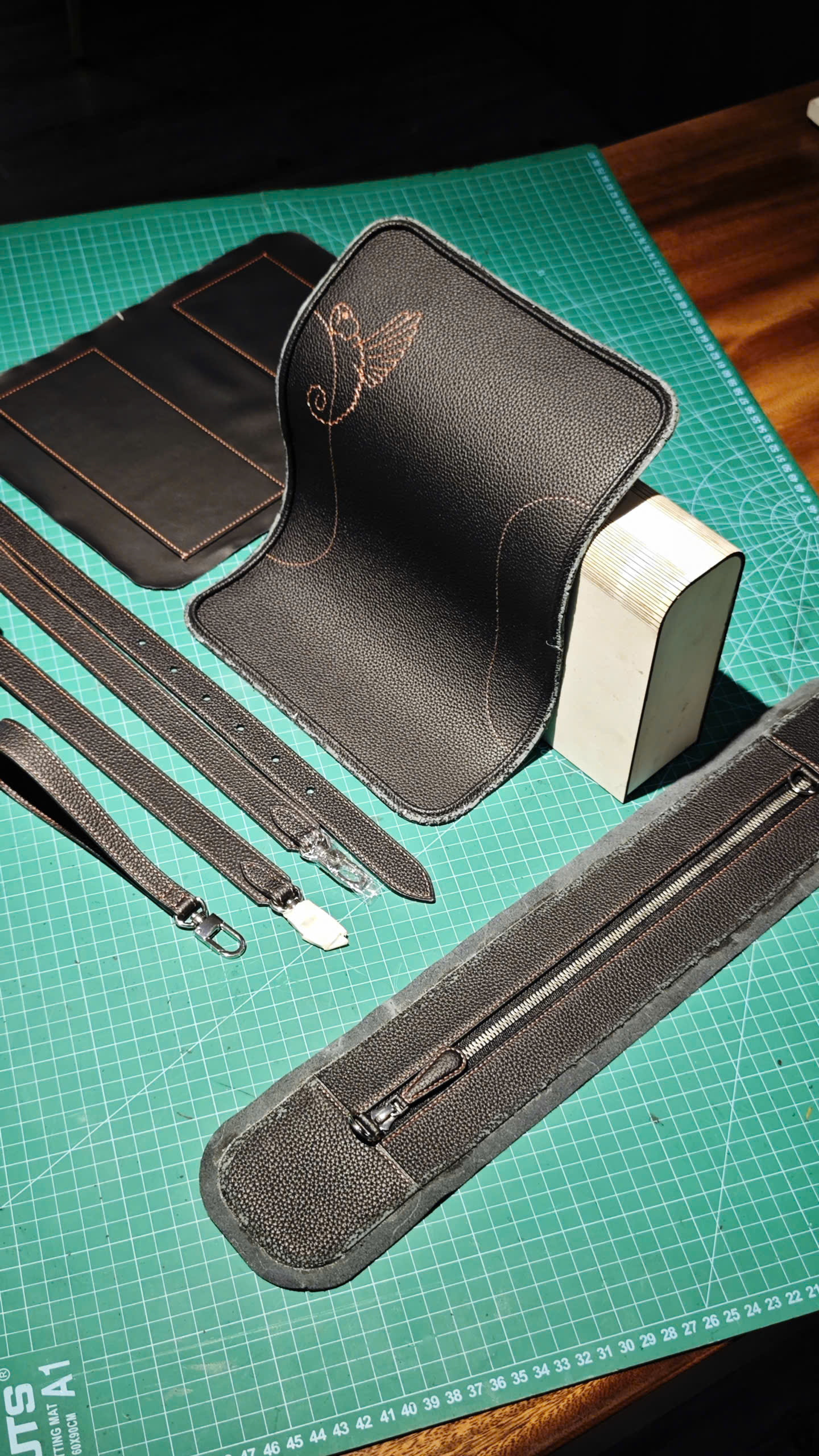 TP Gecko Wing – Túi clutch cao cấp cầm tay & đeo chéo - Hình ảnh 7