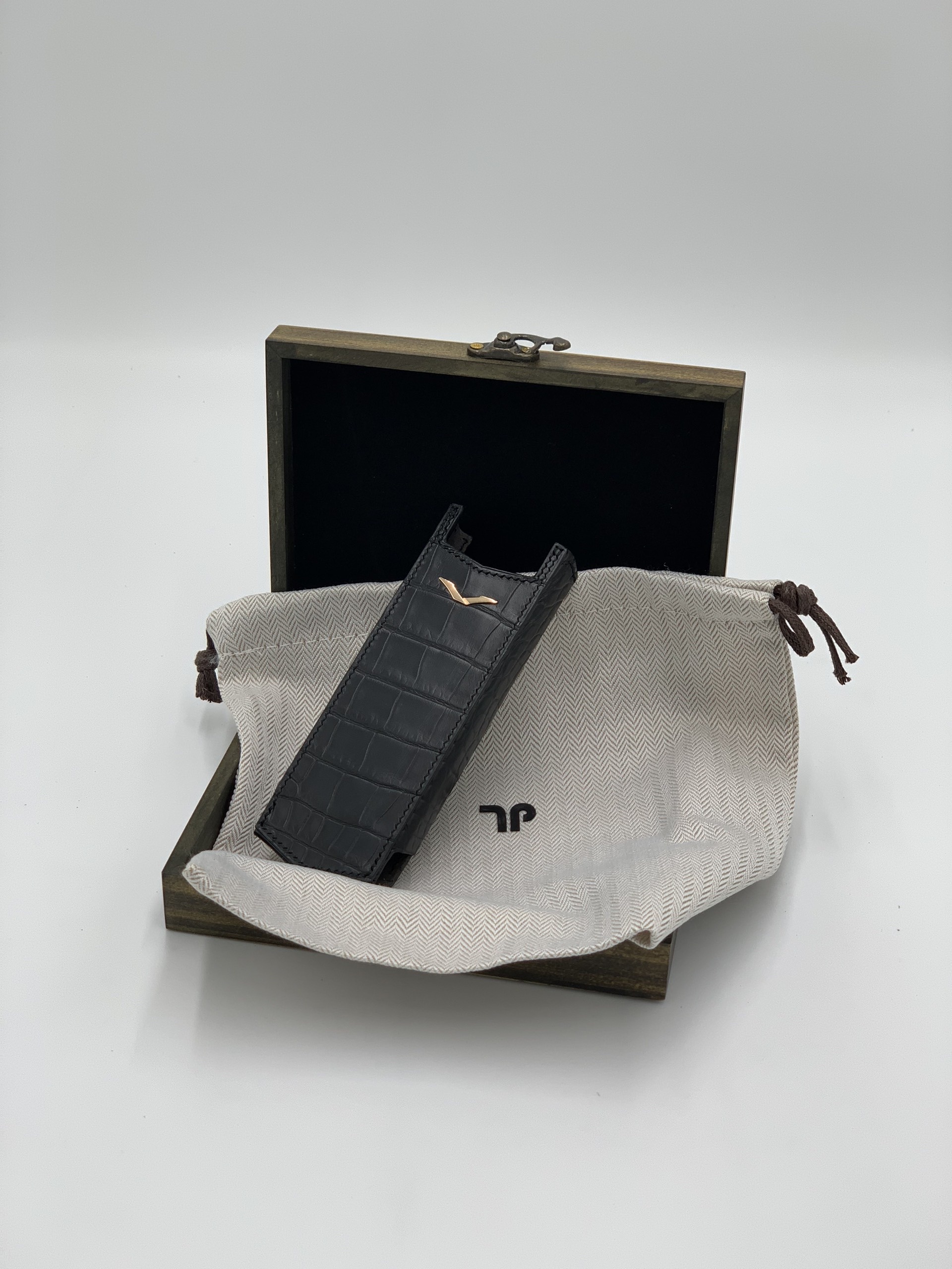 Bao da Vertu Signature S da cá sấu Pháp vân bụng