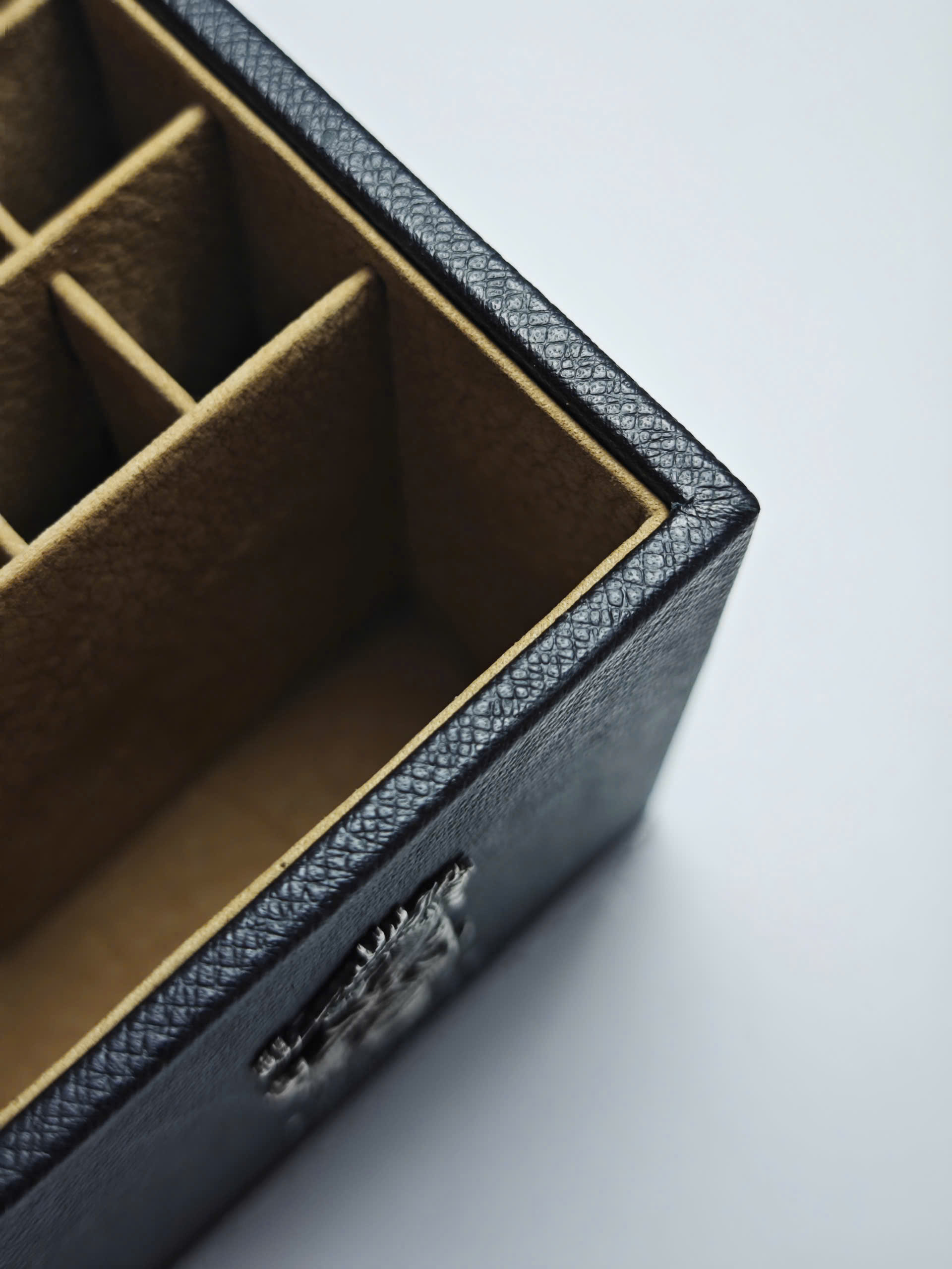 TP Pen Box Signature Enjoy Work - Hộp đựng bút da cao cấp - Hình ảnh 4
