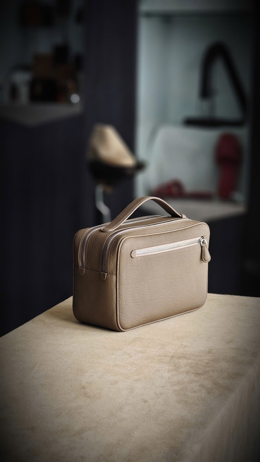 Túi golf cầm tay TP Valet Clutch tại xưởng